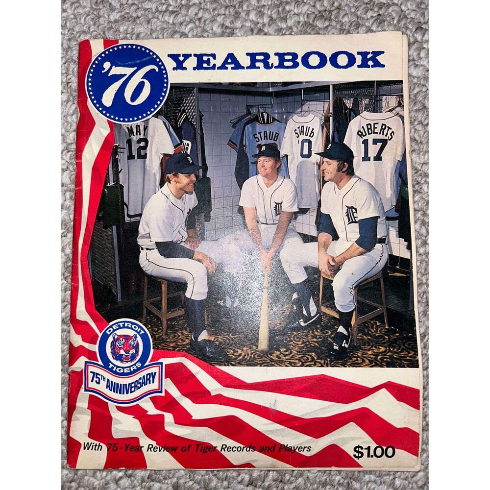 MLB Detroit Tigers 1976 Yearbook + color photos Fydrich LeFlore